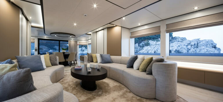 Alia Yachts Virgin Del Mar lounge