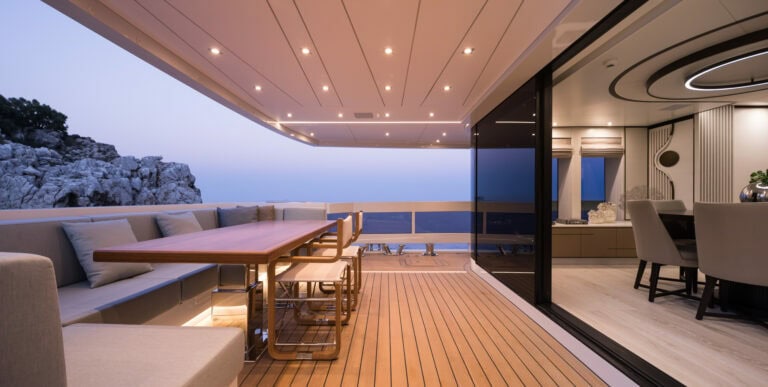 Alia Yachts Virgin Del Mar main deck